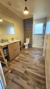 Phòng tắm tại La campagne aux portes de la Mer - Maison avec jardin privé - proche Veules-les-Roses