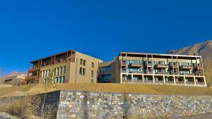 Nespecifikovaný výhled na hory nebo výhled na hory při pohledu z hotelu + 4 fotografie