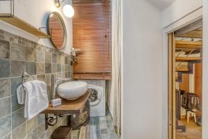 Et badeværelse på Le Bon Bon Rose - Happy Rentals + 15 billeder