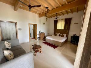 Galería fotográfica de Tree of Life AeroVillage, Panheli en Jāmb