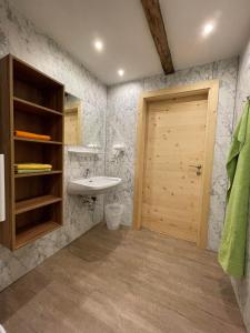 Koupelna v ubytování Schliederlerhof + 41 fotografií