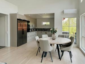 Η κουζίνα ή μικρή κουζίνα στο Modern Villa In Historic Pershyttan