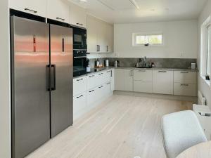 Η κουζίνα ή μικρή κουζίνα στο Modern Villa In Historic Pershyttan