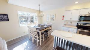 Køkken eller tekøkken på Club Villas Unit 4A