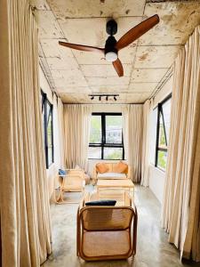 Posezení v ubytování City Contemporary Comfort + 1 fotografie