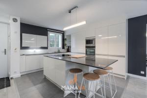 Køkken eller tekøkken på La Villa Bora, 14 pers, 10 min Disneyland Paris