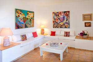 Χώρος καθιστικού στο Villa Flora