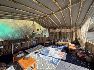 Posezení v ubytování Rahgir Mcleodganj + 43 fotografií