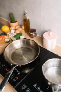 Fotografie z fotogalerie ubytování Modern Guest Suite with Kitchenette near Belfast v destinaci Dundonald