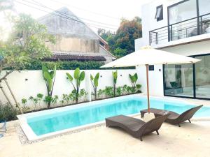 Swimmingpoolen hos eller tæt på Dakings Greece House + 8 billeder