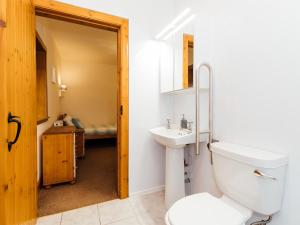 Koupelna v ubytování Middle Byre