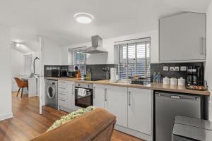 Η κουζίνα ή μικρή κουζίνα στο Light And Bright Apartment In The Middle Of Andover