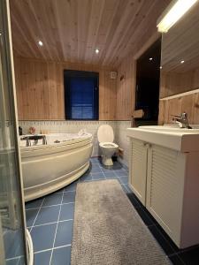 Koupelna v ubytování Mountain cabin in Hafjell with sauna - ski in-ski out + 25 fotografií