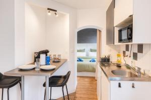 Кухня или мини-кухня в Comfortable apartment ! Quiet stay near Lille
 +6 фотографий