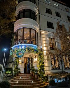 Tòa nhà nơi căn hộ tọa lạc