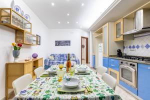 Кухня или мини-кухня в Casa Carolina Pozzallo
