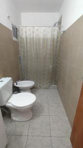 Et badeværelse på Dptos Reynoso