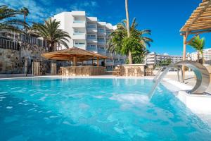 Swimmingpoolen hos eller tæt på Hotel Sahara Playa