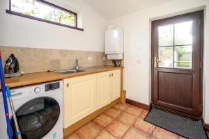 Η κουζίνα ή μικρή κουζίνα στο Laurel Cottage by STAE-Homes +48 φωτογραφίες