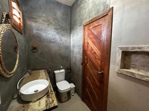 Ένα μπάνιο στο Chalé Brisa do Pontal