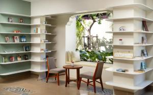 Knihovna v hotelu