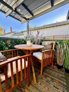 Balkón nebo terasa v ubytování Casita 3 mins to downtown farmers market