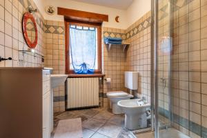 Ένα μπάνιο στο Agriturismo Ciambun +35 φωτογραφίες