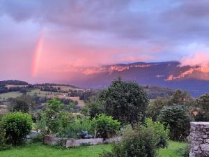 Fotografie z fotogalerie ubytování Maison au calme en Chartreuse v destinaci Miribel-les-Échelles
