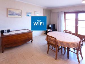 Et tv og/eller underholdning på Bien-être & Panorama - Les Gîtes de la Côte d'Amour