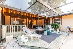 Αίθριο ή υπαίθριος χώρος στο Cozy Clearwater Pool Home Near Beaches!