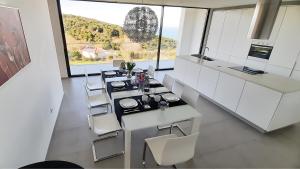 Naturlandskabet i nærheden af villaen