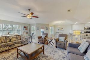 Kuchyň nebo kuchyňský kout v ubytování Lantana Bay Escape