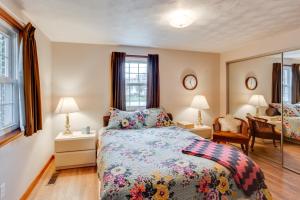 Ένα ή περισσότερα κρεβάτια σε δωμάτιο στο 2 Mi to Appalachian Trail Family Home in Carlisle