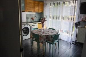 Køkken eller tekøkken på Villa L'Oranaise