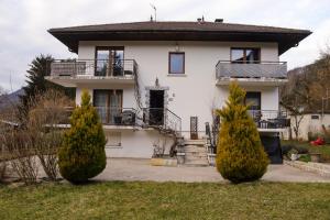 Bygningen som villaen ligger i