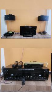 TV a/nebo společenská místnost v ubytování Villa D'Astana,A'Famosa Resort Pool-BBQ-Karaoke