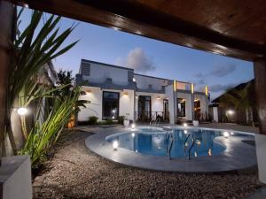 Πισίνα στο ή κοντά στο Villa Flower Zanzibar