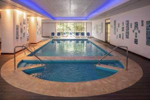 Bazén v ubytování Hotel Alejandro I - Affiliated by Meliá nebo v jeho okolí