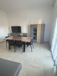 TV/trung tâm giải trí tại IZZ1 Apartments Plus - Motor&Food Valley