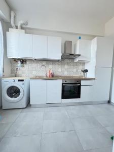 Nhà bếp/bếp nhỏ tại IZZ1 Apartments Plus - Motor&Food Valley