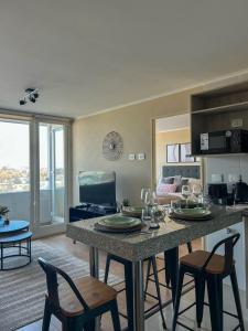 Η κουζίνα ή μικρή κουζίνα στο Dpto por dia Chillán 909