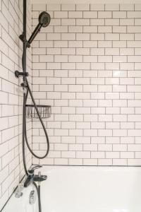 Et badeværelse på Duplex Plaisir - 25 min du centre de Paris - avec Parking + 14 billeder