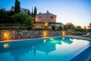 Фотография из галереи Villa Florea I Modern Design with Gym and Private Pool в городе Сан-Кашано-деи-Баньи +101 фотография