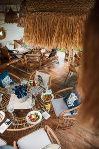 Jídlo v hotelu nebo okolí