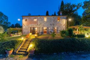 Фотография из галереи Villa Florea I Modern Design with Gym and Private Pool в городе Сан-Кашано-деи-Баньи