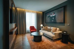 Posezení v ubytování Radisson RED Galway