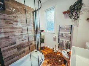Et badeværelse på Highland Coo Lodge