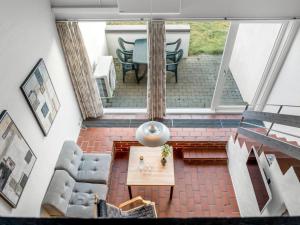 Et opholdsområde på Apartment Edisa - 50m from the sea by Interhome