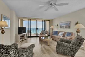 Et tv og/eller underholdning på Station One - 6K by Sea Scape Properties