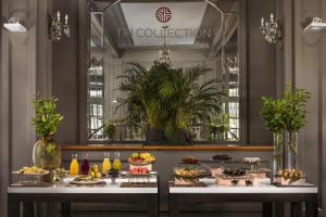 Φαγητό σε αυτό το ξενοδοχείο ή κάπου εκεί κοντά +43 φωτογραφίες